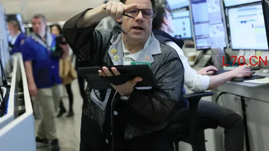 开盘：美股周五高开 油价小幅回落